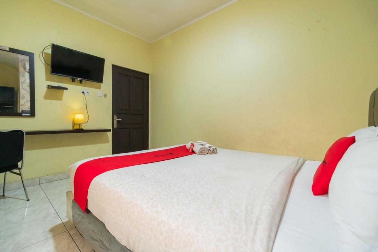 Reddoorz Near Tomang 2 Hotel Джакарта Екстериор снимка