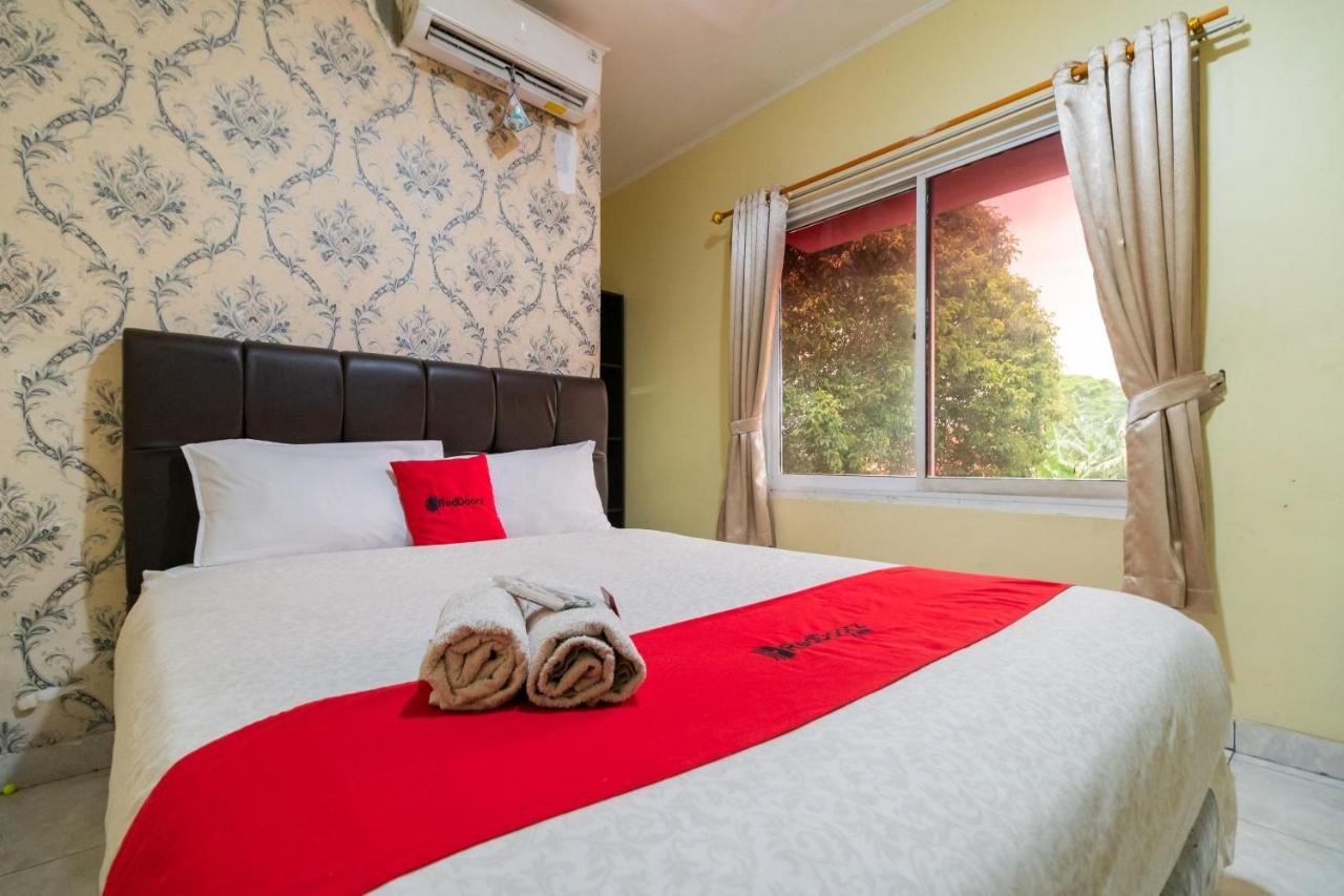 Reddoorz Near Tomang 2 Hotel Джакарта Екстериор снимка