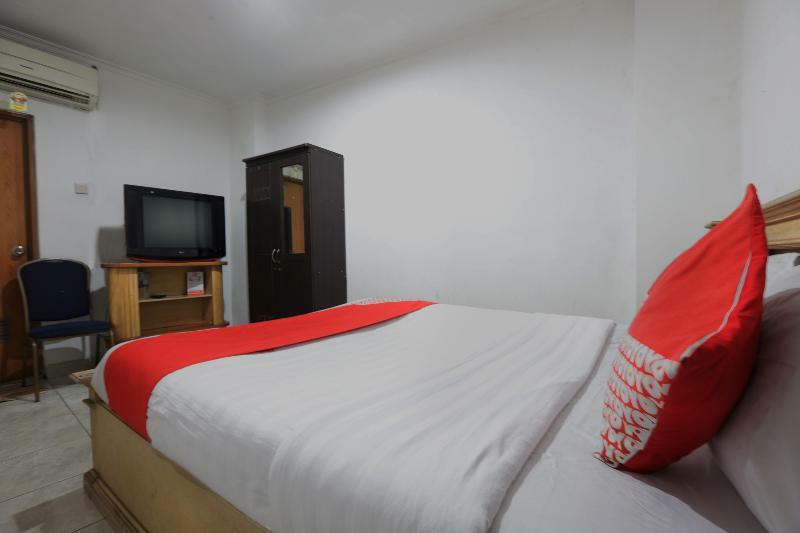 Reddoorz Near Tomang 2 Hotel Джакарта Екстериор снимка