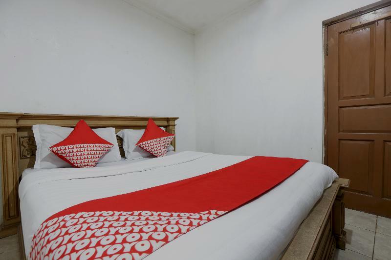 Reddoorz Near Tomang 2 Hotel Джакарта Екстериор снимка